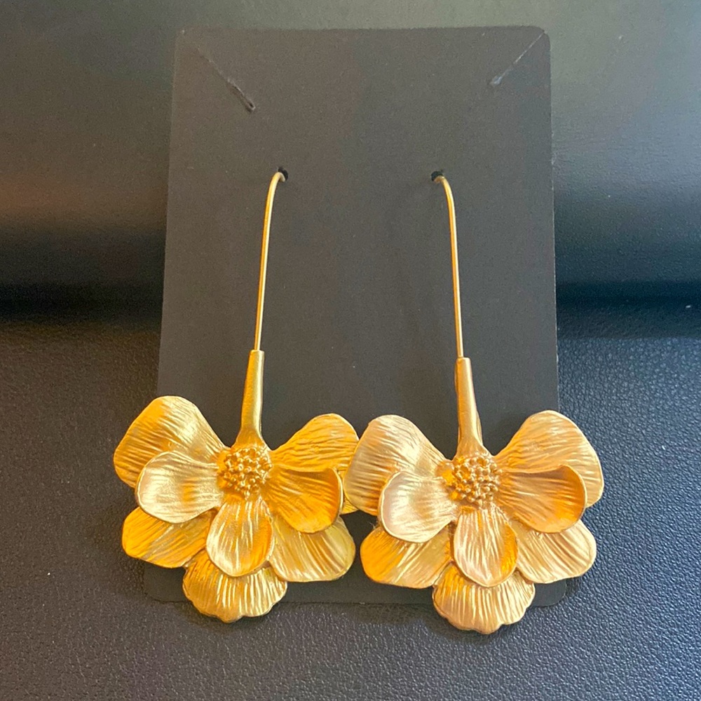 Gorgeous muted gold drop earrings